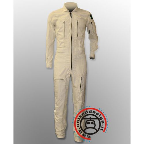 飞机的防护服是什么？(图1)