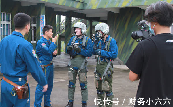 抗荷系统用来为飞行员体表制造与飞行过载成正比的压力以提高员承受过载的能力。()(图1)