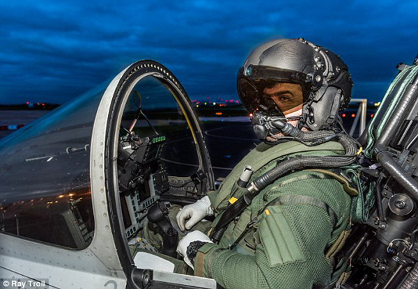 F-35战机的天价头盔:40万美元的透视神器(图1)