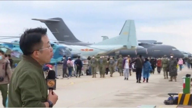 万里长空尽显英雄本色(图1)