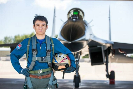 中航试飞史上的“极限挑战者”：歼-20首席试飞员李刚的硬核人生(图1)